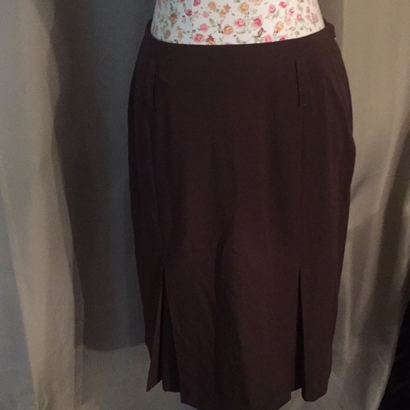 Brown Style and Co skirted suit with pleats - Picture 2 of 6